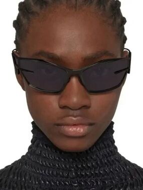 New! GIVENCHY Sunglasses GV40066U 01A, 100% Authentic (UNISEX)